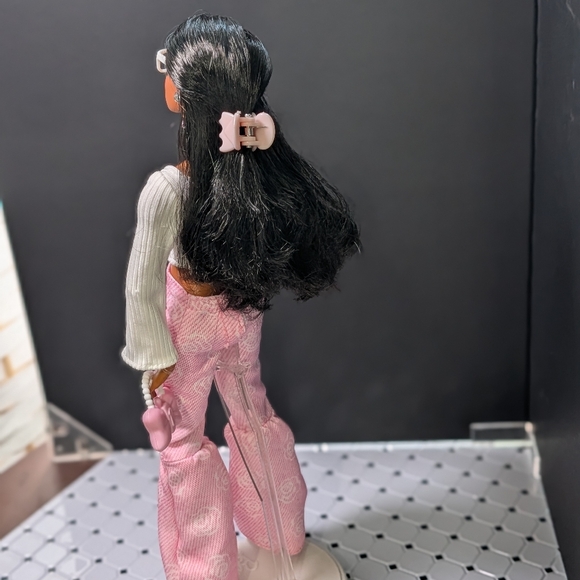 Ailiyah Signature Barbie Custom Restyled - Picture 7 of 8